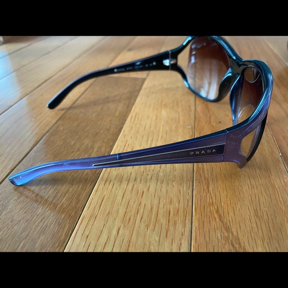 Women’s Prada Sunglasses AUTHENTIC - Picture 2 of 5